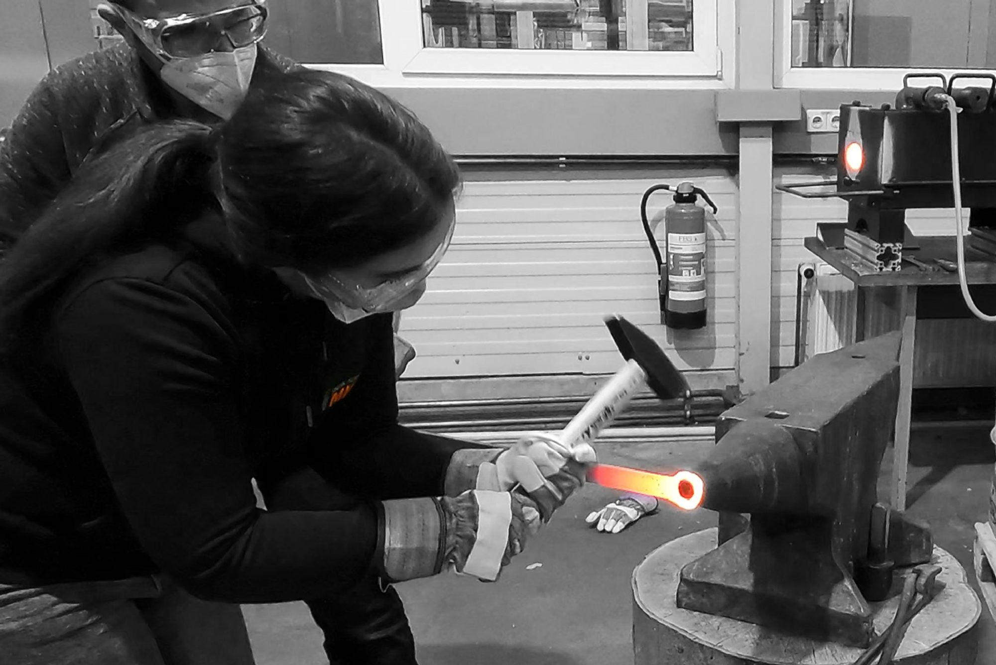 Erste Schmiedeeinheiten bringen die Kollegen ins Schwitzen